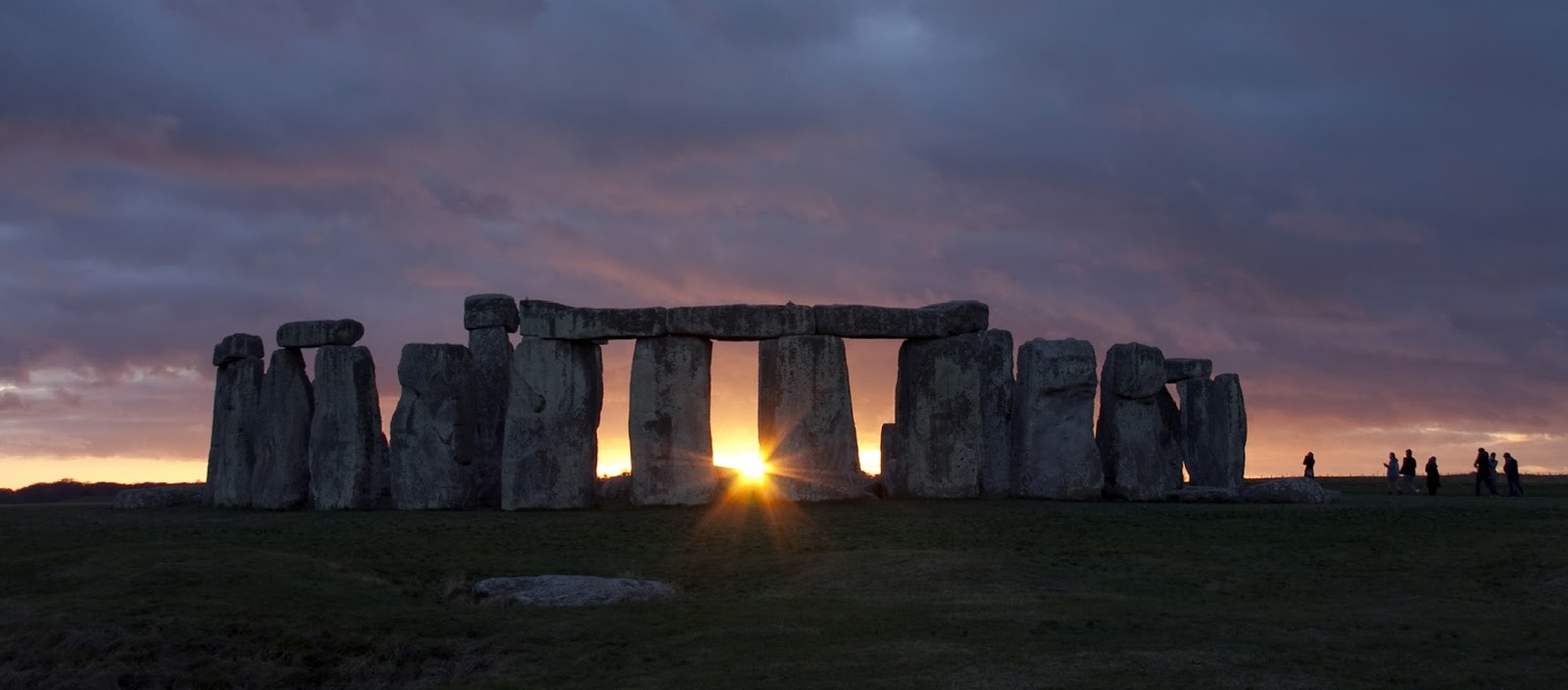 desktop_sunrise-tour-stonehenge